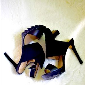 BCBG MaxAzria 5’ Stacked Heel